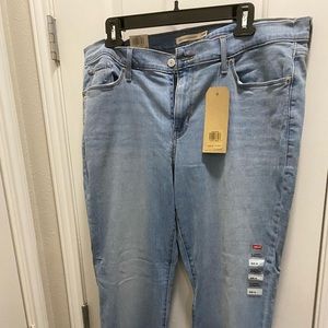 New Levi’s Straight Cut